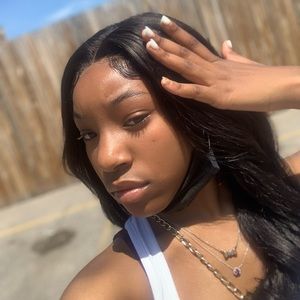 Meet your Posher, Kiya